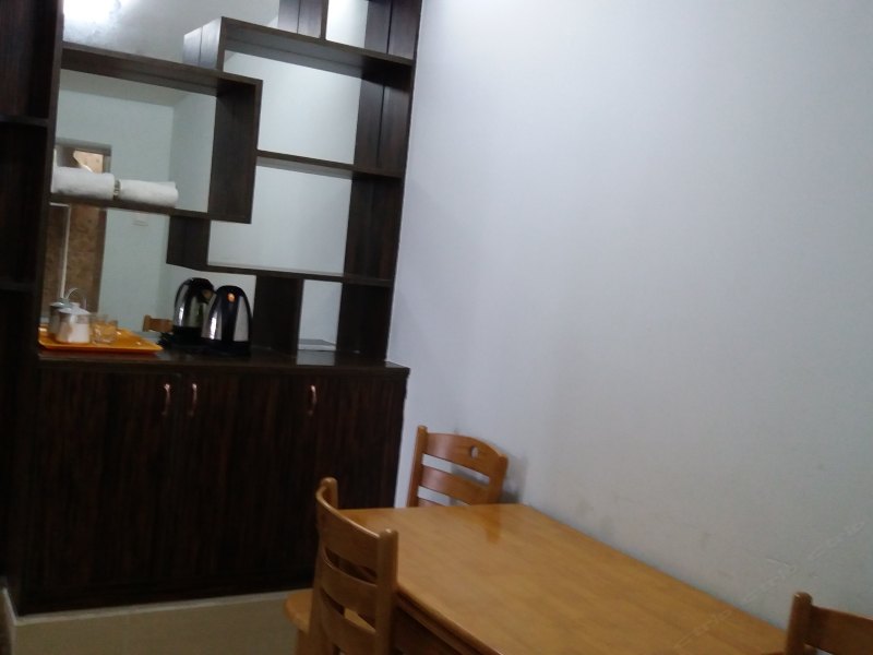 hotelPic