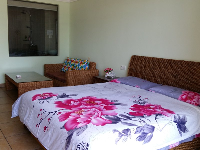 hotelPic