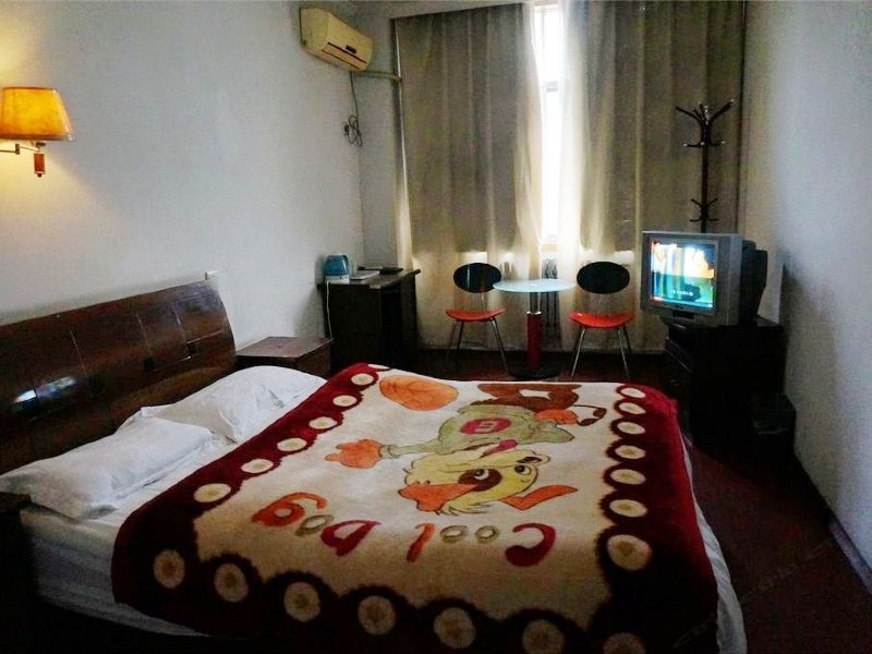 hotelPic
