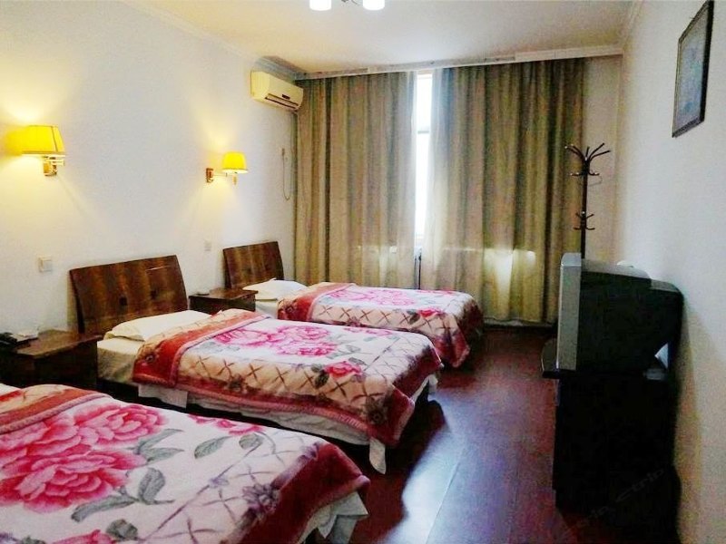 hotelPic
