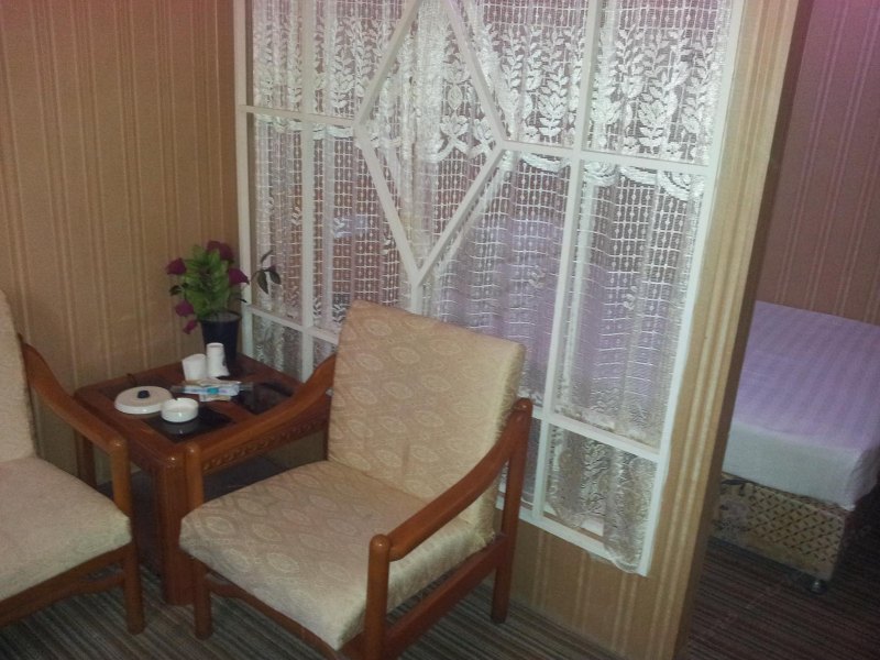 hotelPic