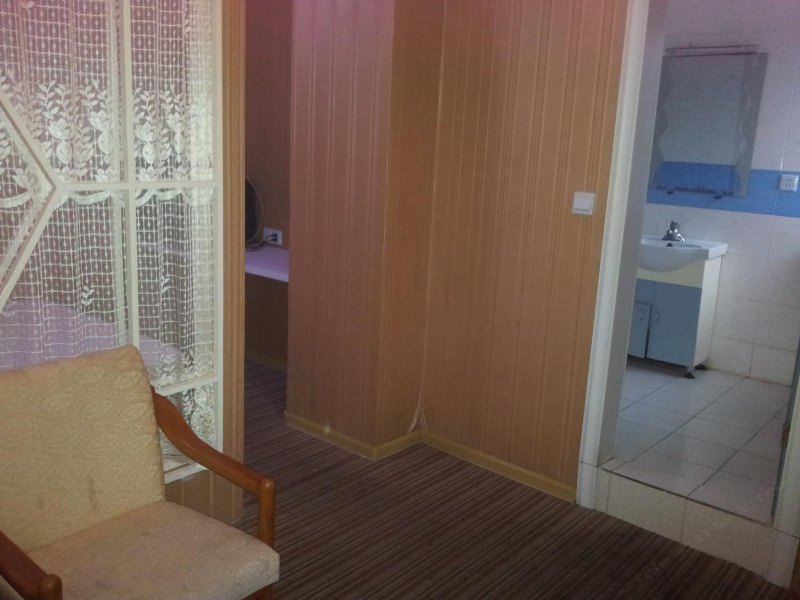 hotelPic