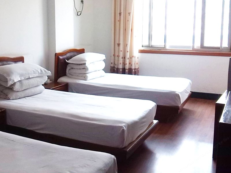 hotelPic