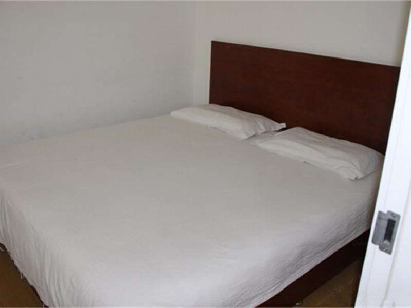 hotelPic