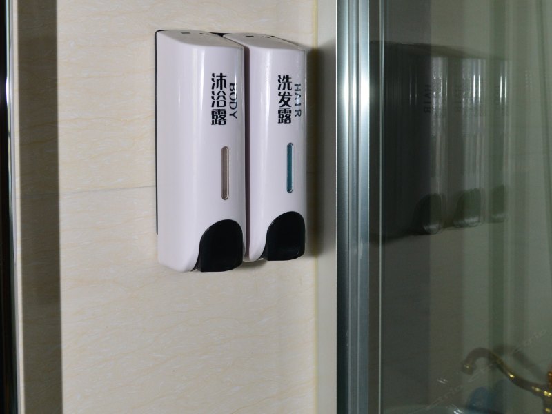 hotelPic
