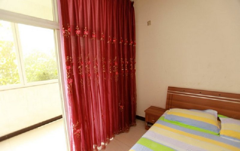 hotelPic