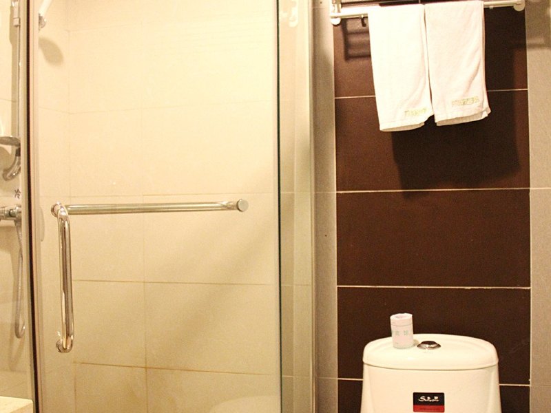hotelPic