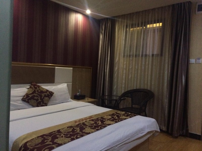 hotelPic