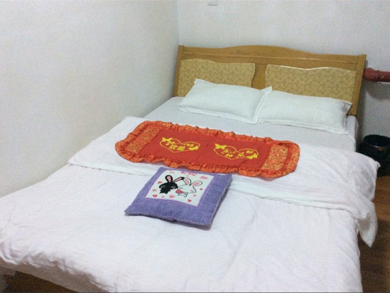 hotelPic