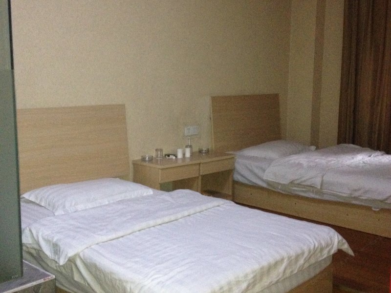 hotelPic