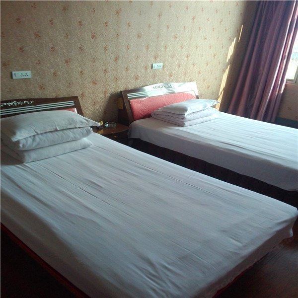 hotelPic