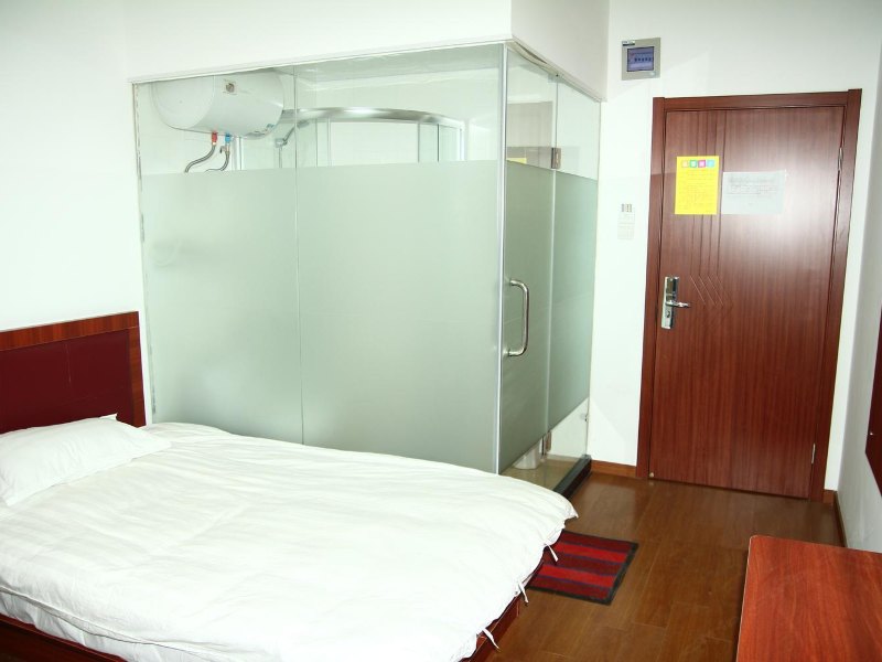 hotelPic