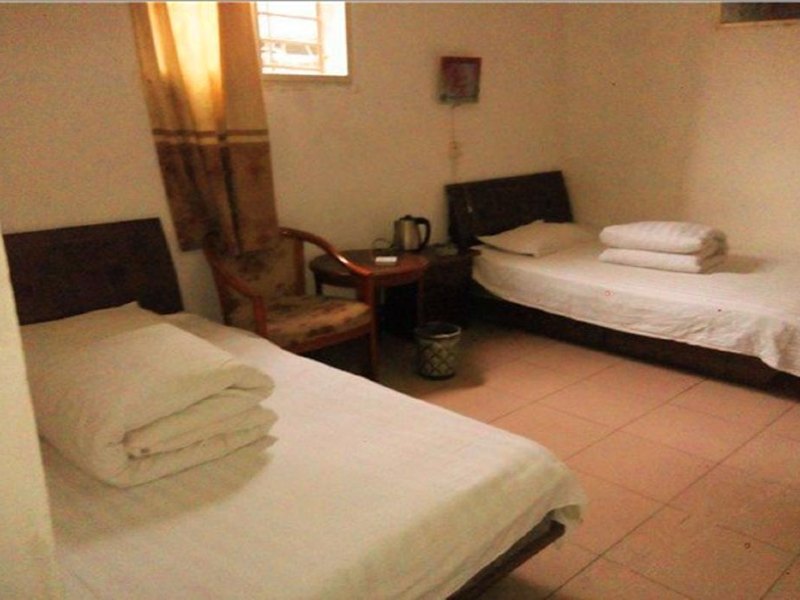 hotelPic