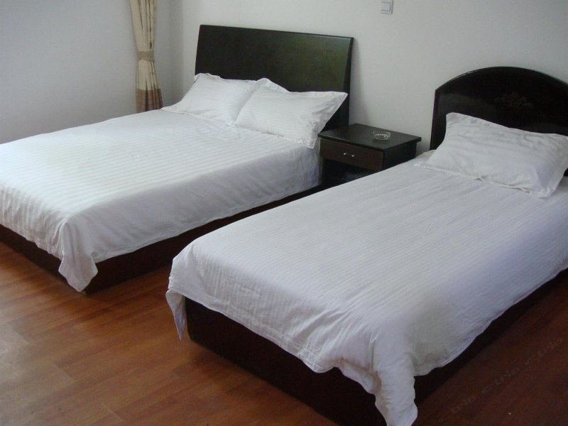 hotelPic