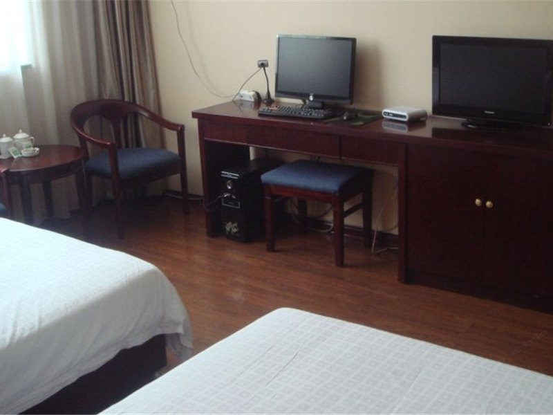 hotelPic
