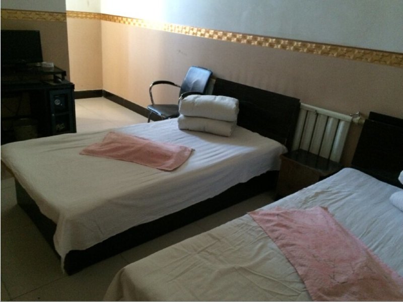 hotelPic
