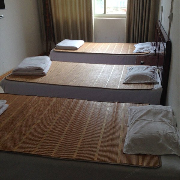 hotelPic
