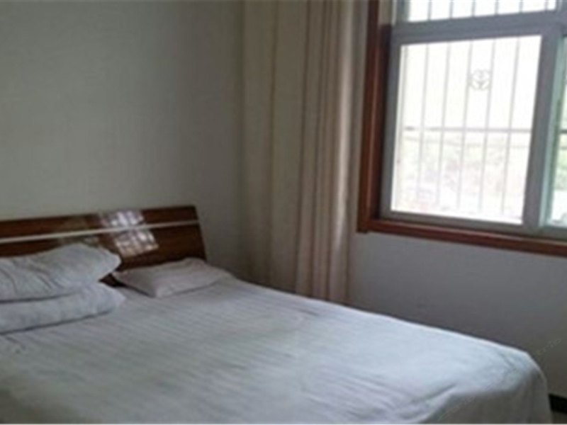 hotelPic