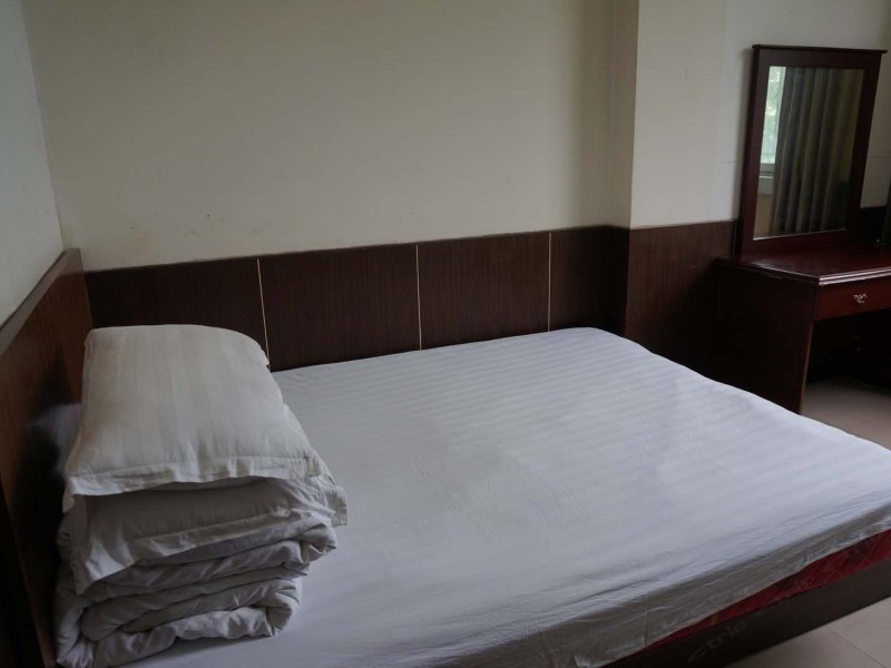 hotelPic