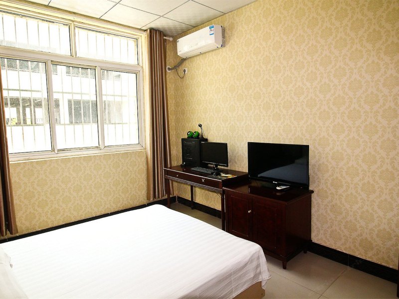 hotelPic