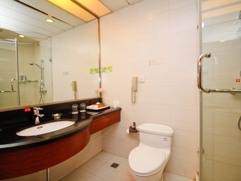 hotelPic