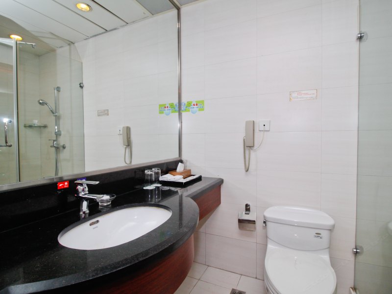 hotelPic