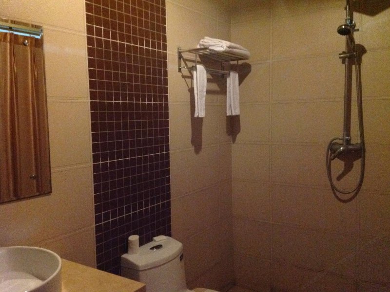 hotelPic