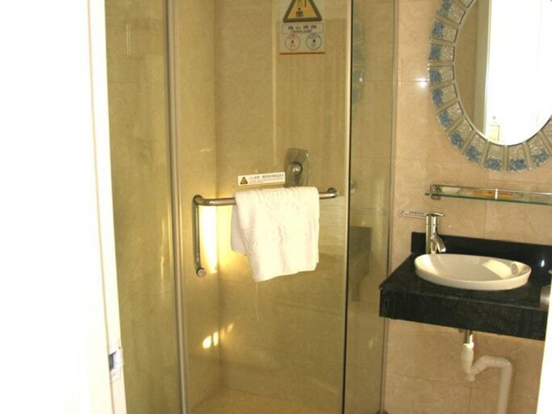 hotelPic