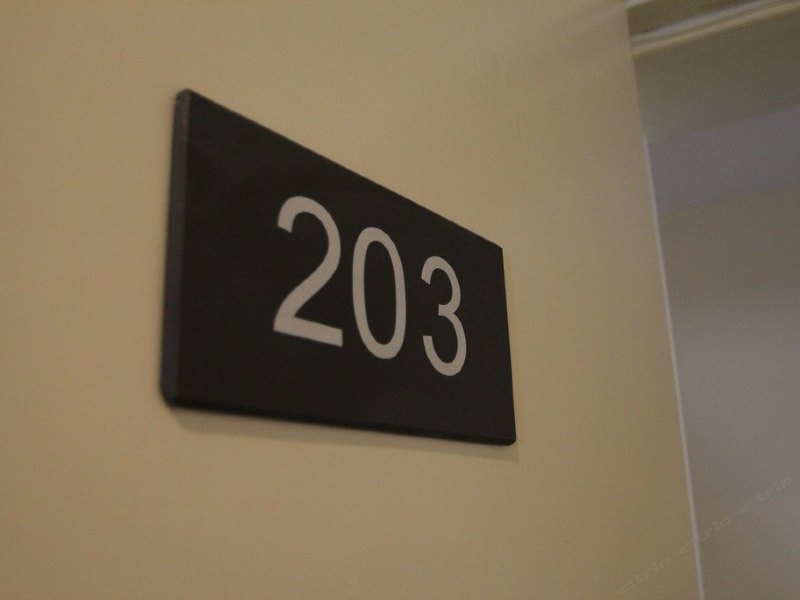 hotelPic