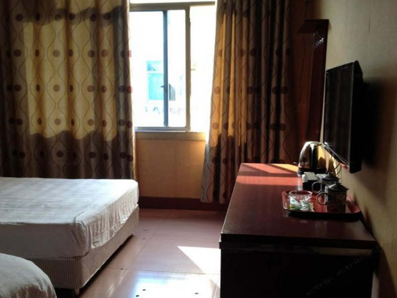 hotelPic