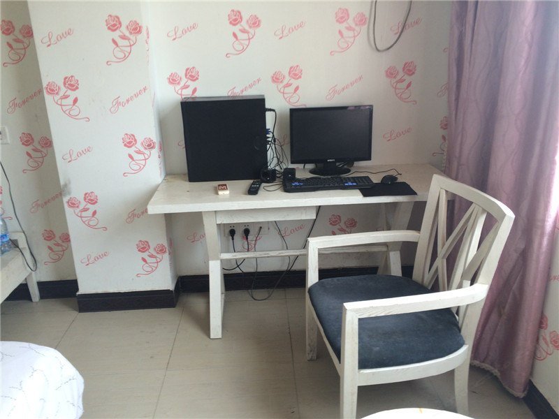 hotelPic