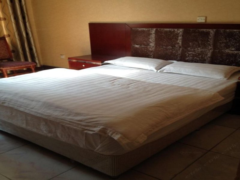 hotelPic