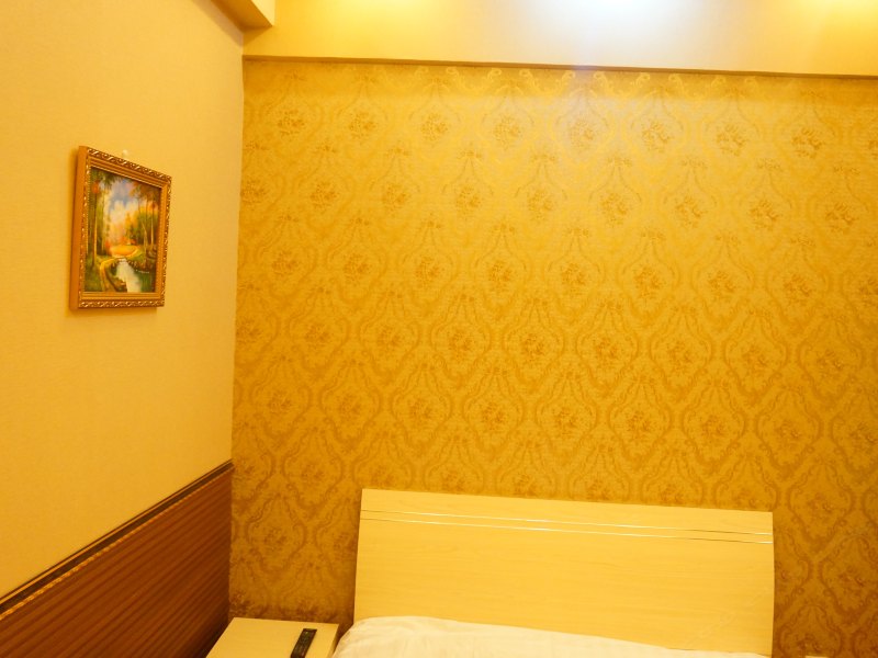 hotelPic