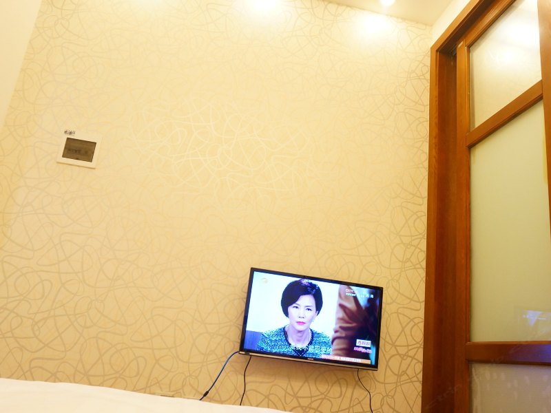 hotelPic