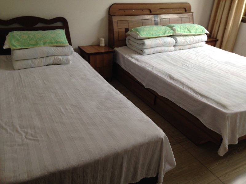 hotelPic