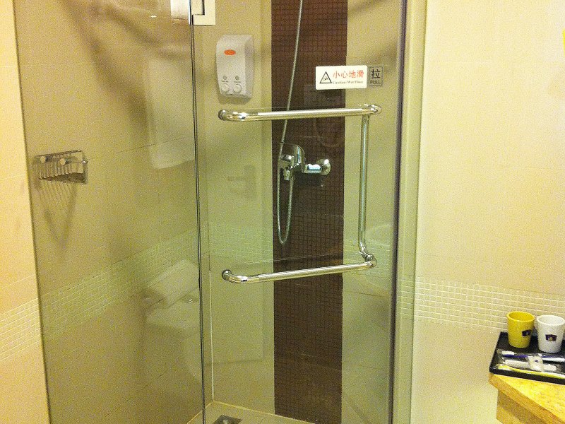 hotelPic