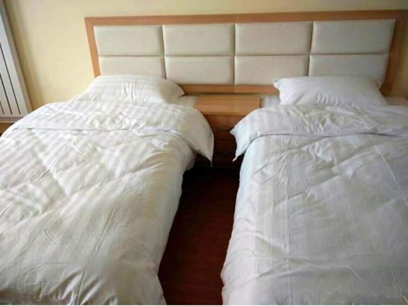 hotelPic