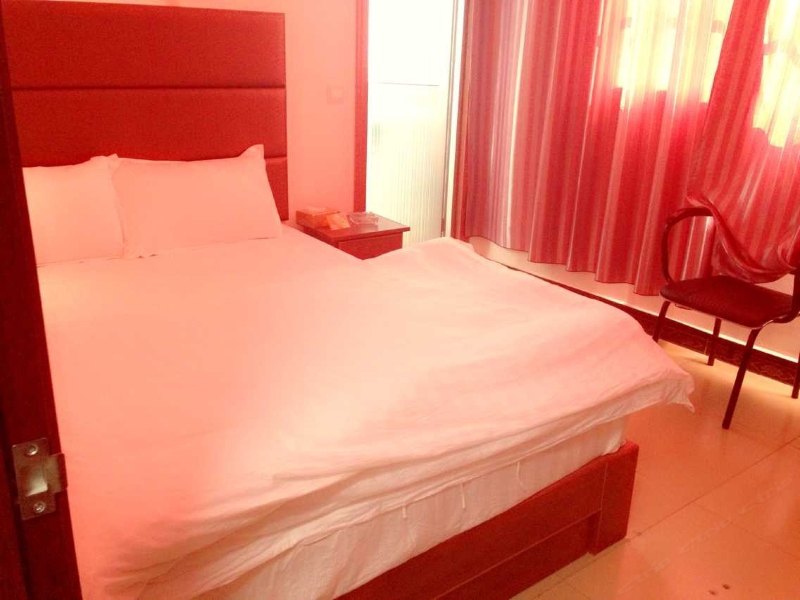 hotelPic