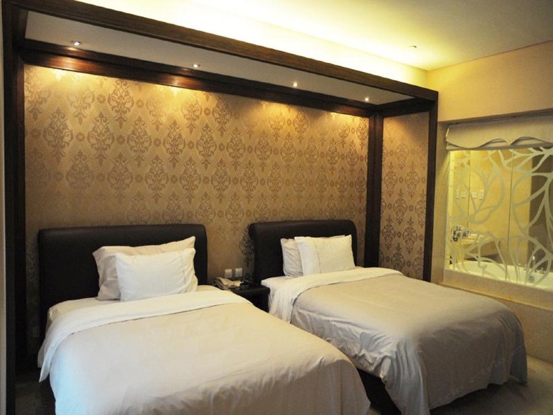 hotelPic