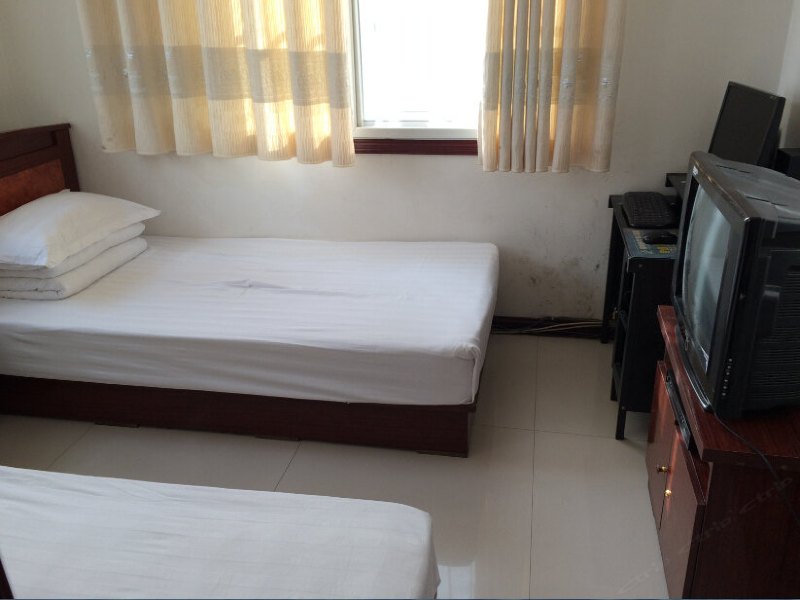 hotelPic