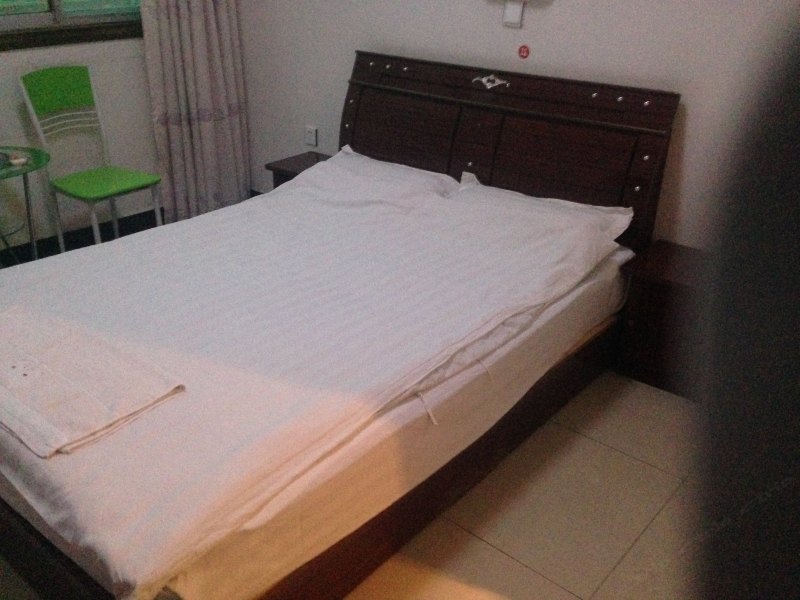 hotelPic