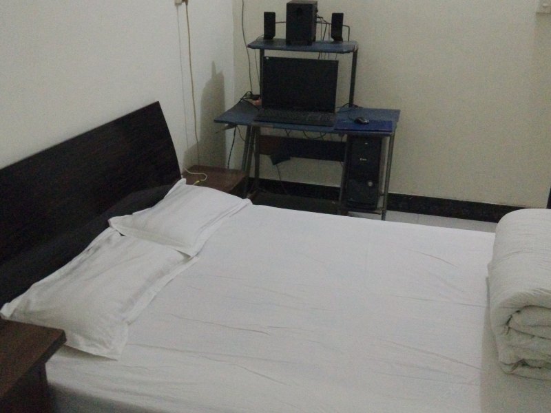hotelPic