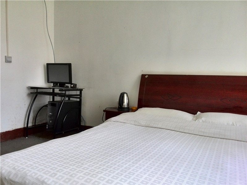 hotelPic