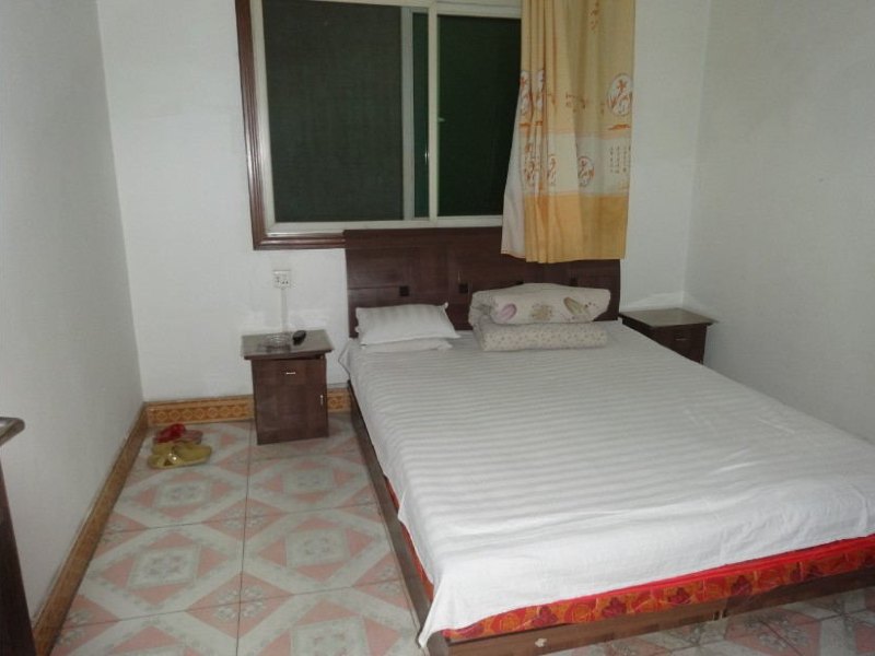 hotelPic