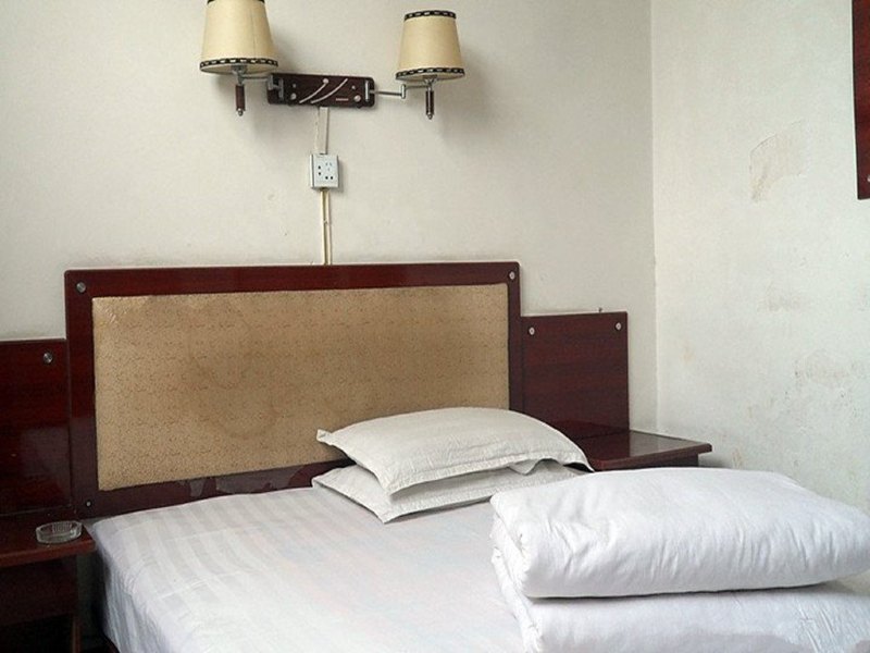 hotelPic