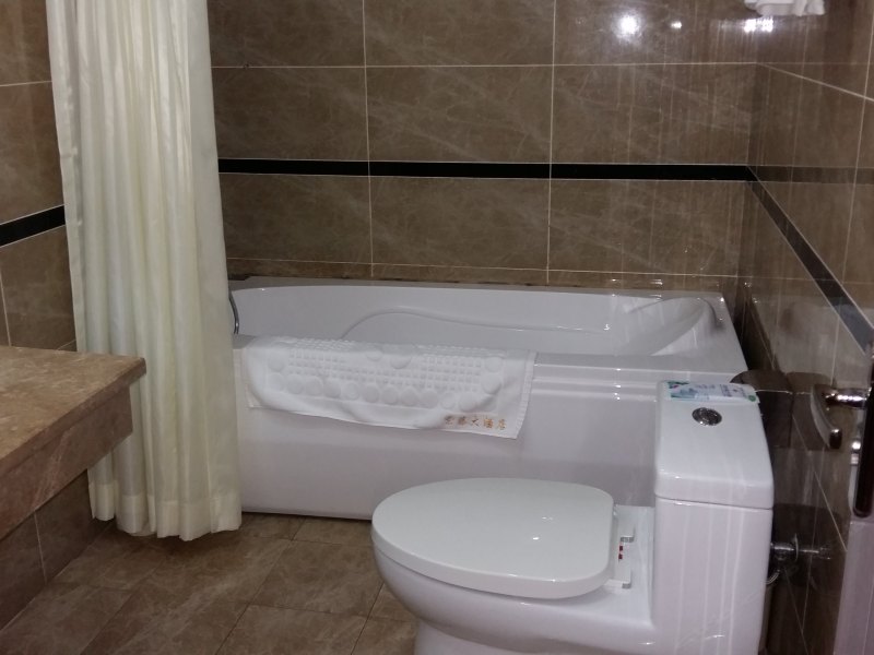 hotelPic
