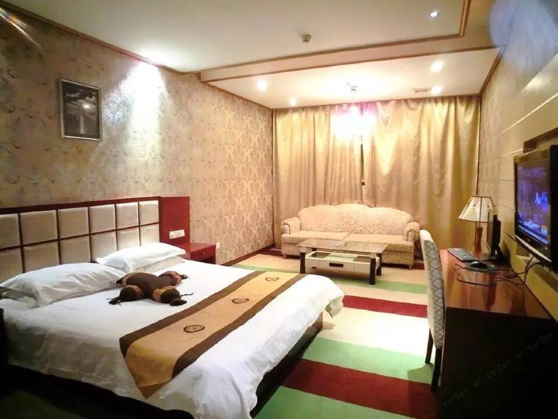 hotelPic