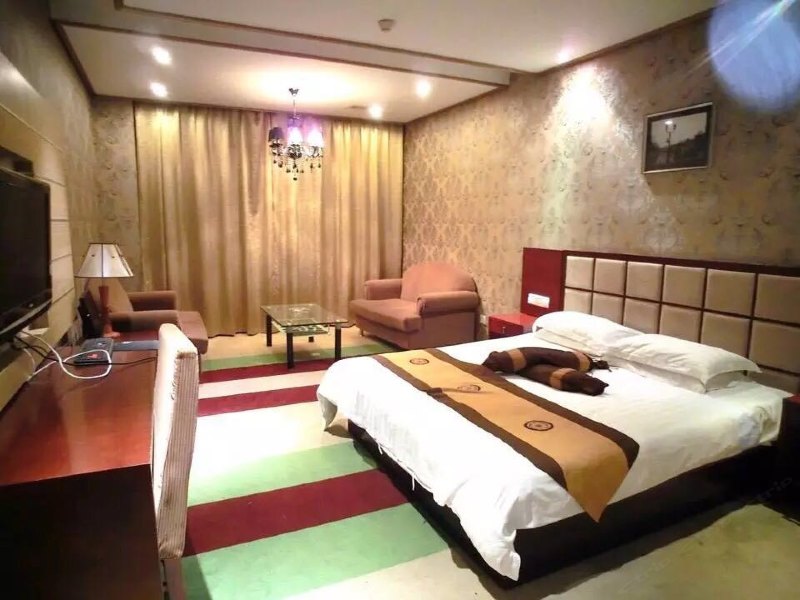 hotelPic