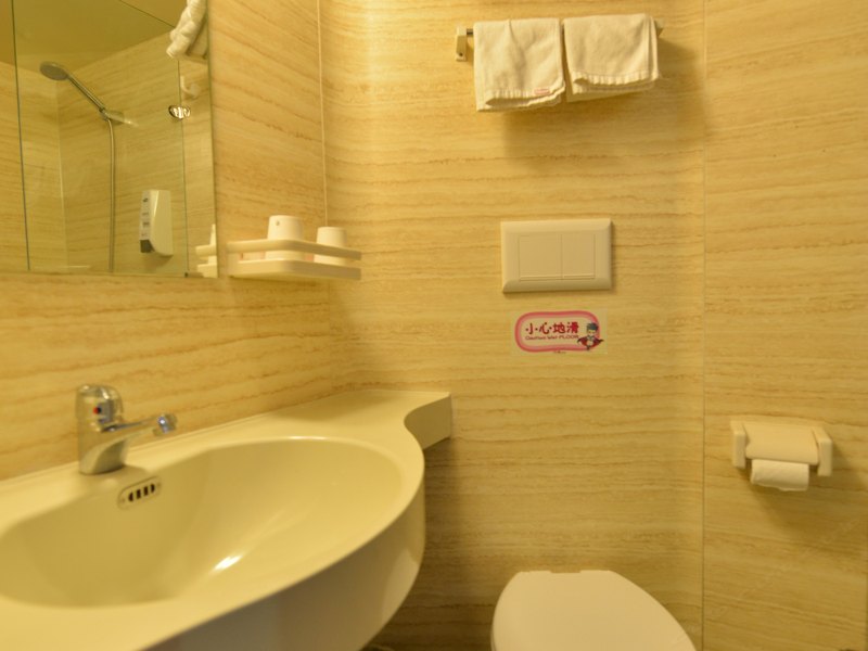 hotelPic