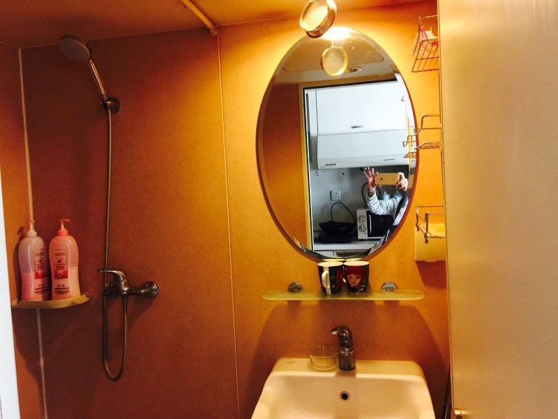 hotelPic